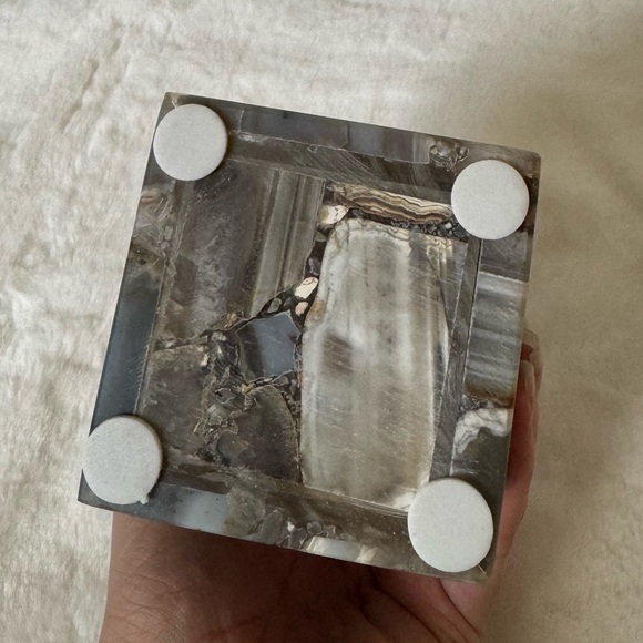 Luxurious Agate Bathroom Accessories Set Of 3 - Picture 11 of 14